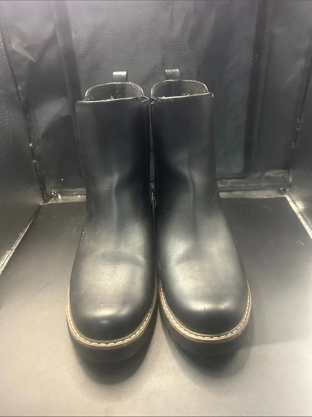 Universal Thread Black Chelsea Chukka Boots